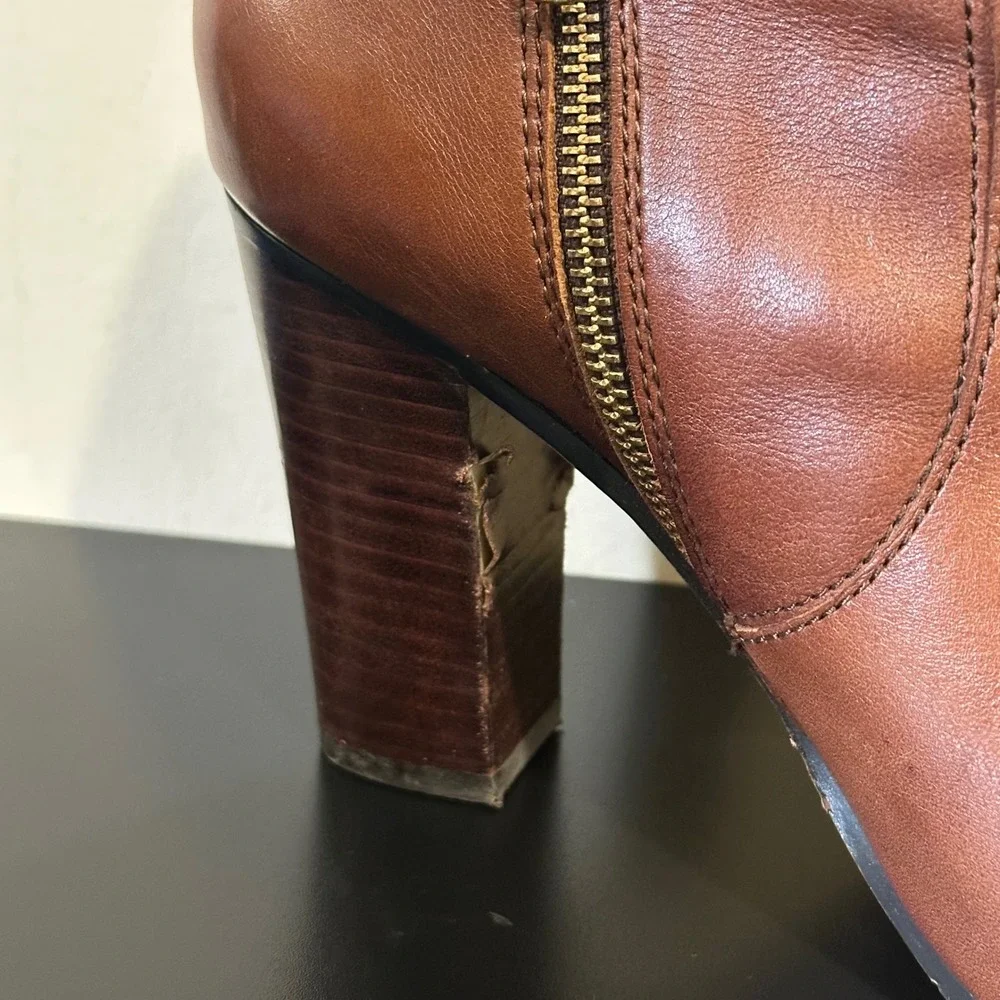 Coach Taylor Brown Leather Ankle Boots Block Heel Gold Logo A4173 Womens 9 B